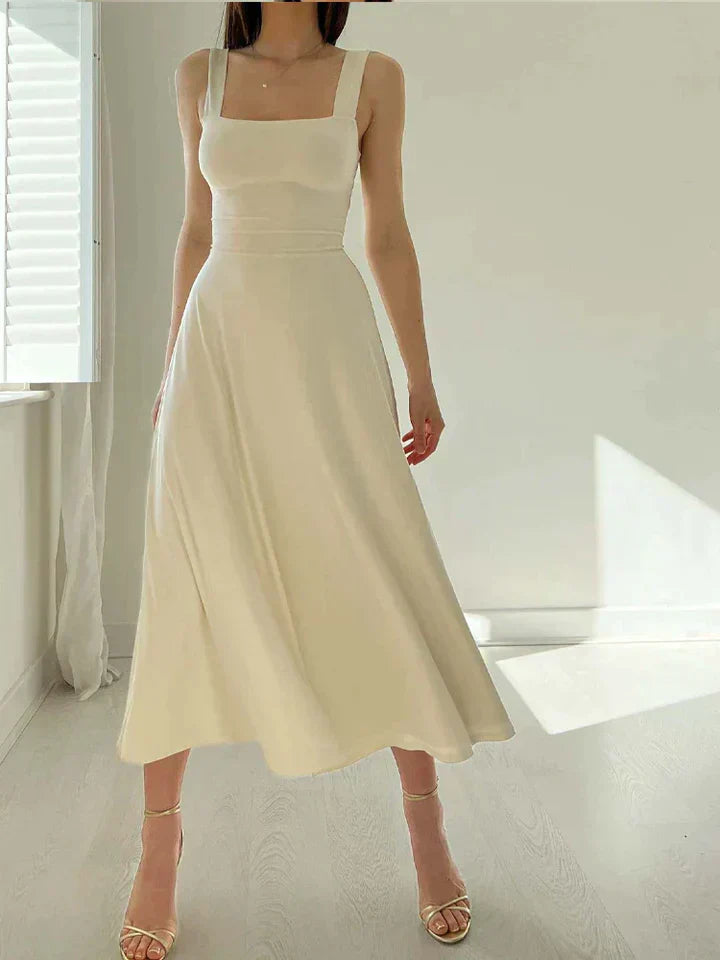 Robe élégante de style A-line avec encolure de luxe et design cintré | Eva