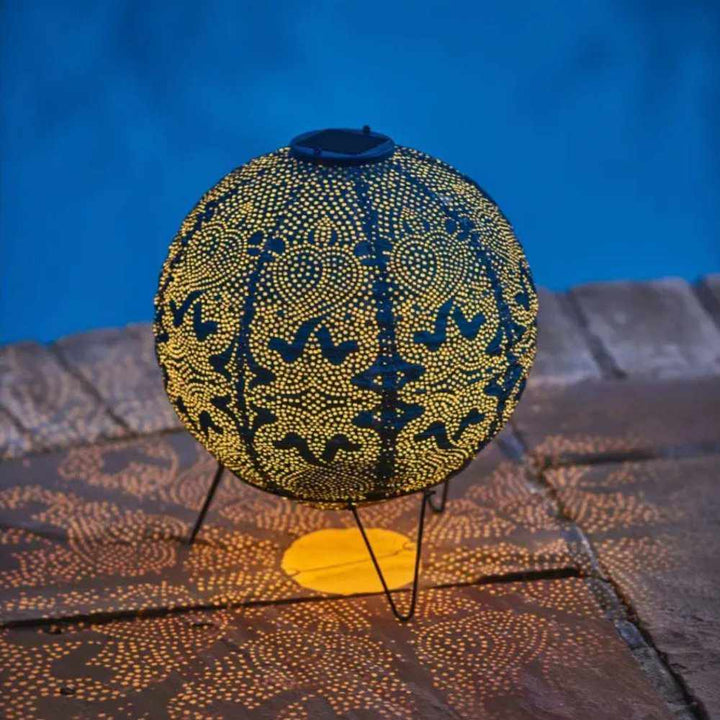 Étonnante lanterne solaire sphérique