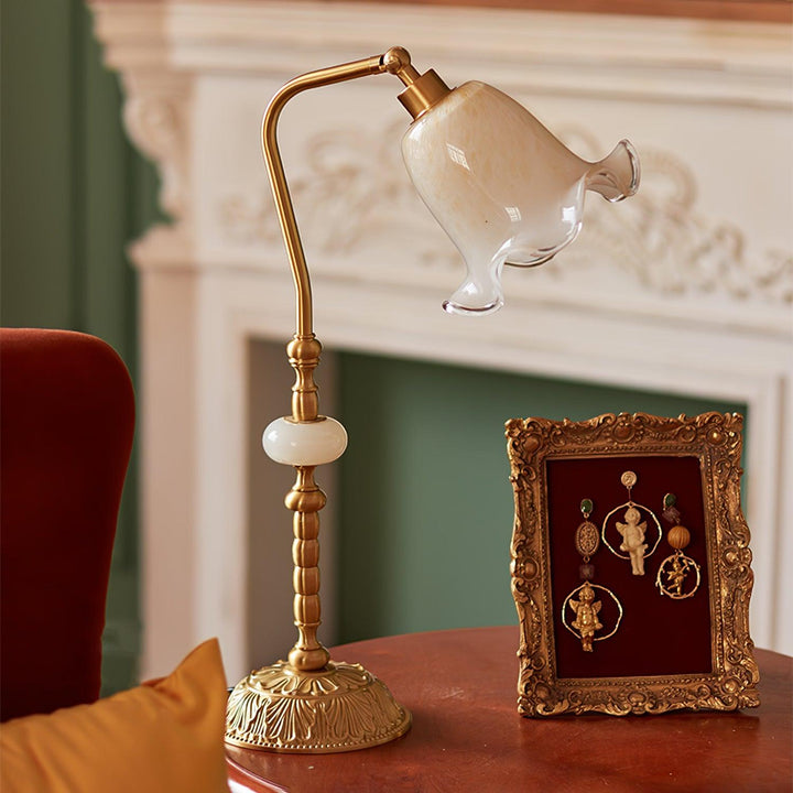 Élégante lampe de bureau Tulipe en laiton