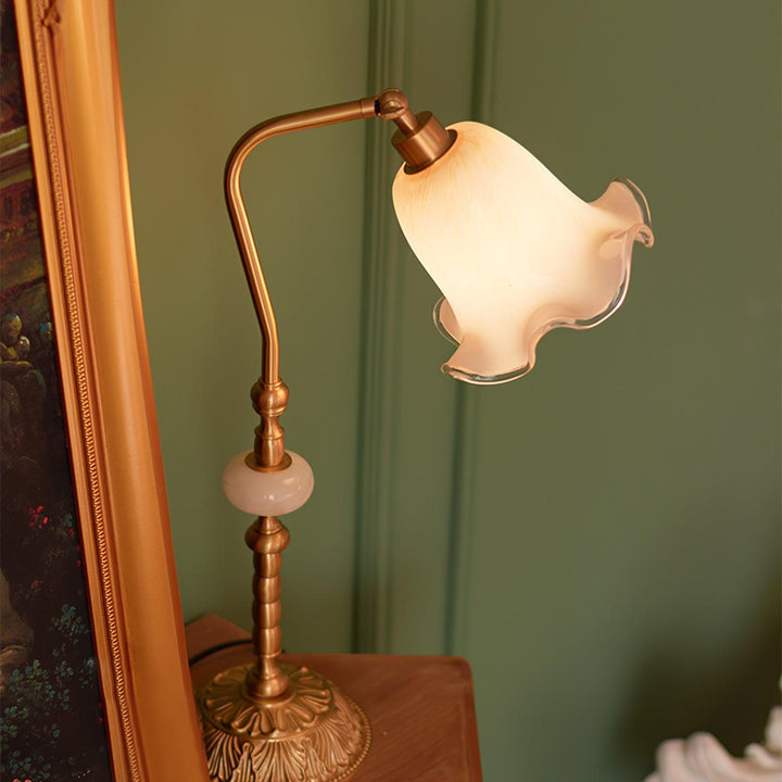 Élégante lampe de bureau Tulipe en laiton