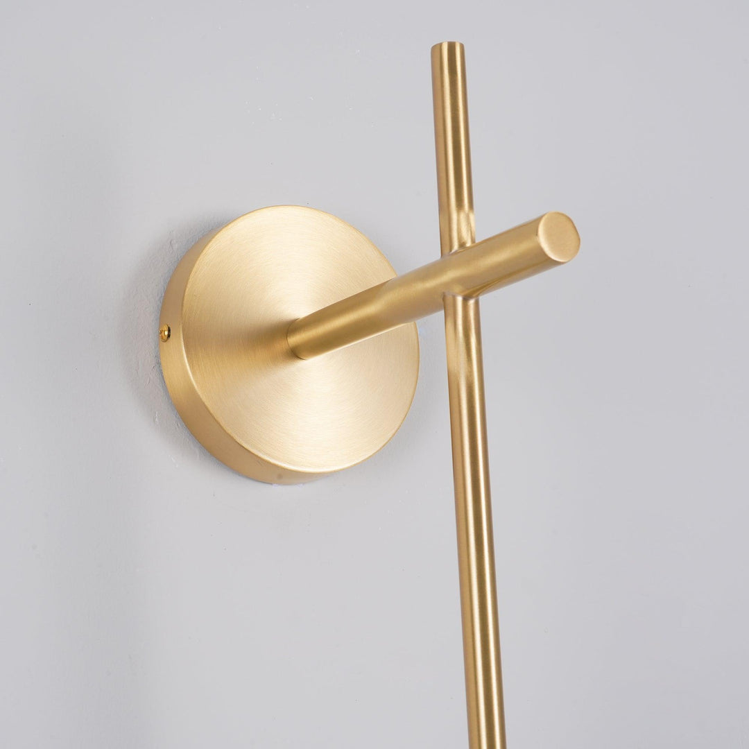 Élégante lampe murale à globe vertical pour une atmosphère enchanteresse