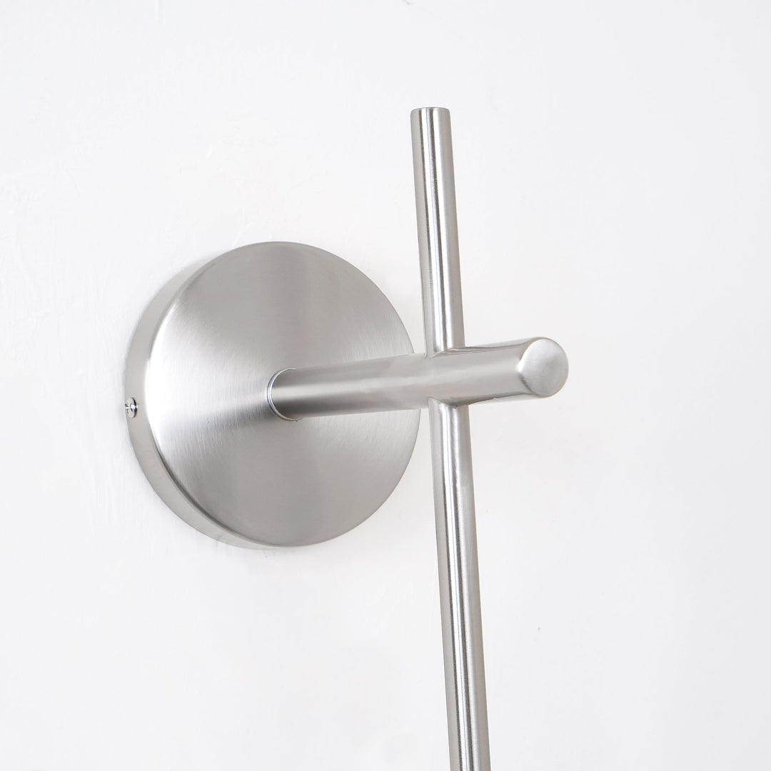 Élégante lampe murale à globe vertical pour une atmosphère enchanteresse