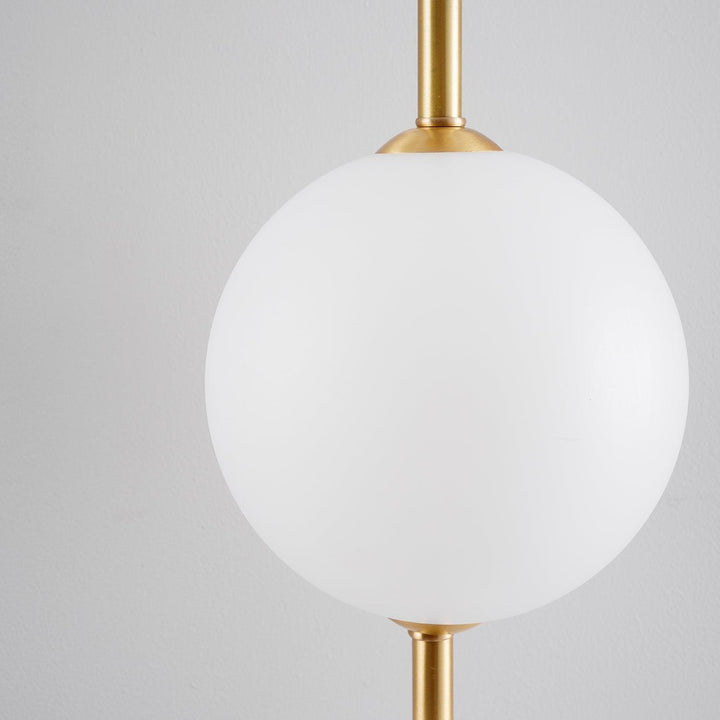 Élégante lampe murale à globe vertical pour une atmosphère enchanteresse