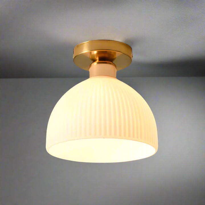Elégant plafonnier en verre blanc rayonnant au design moderne