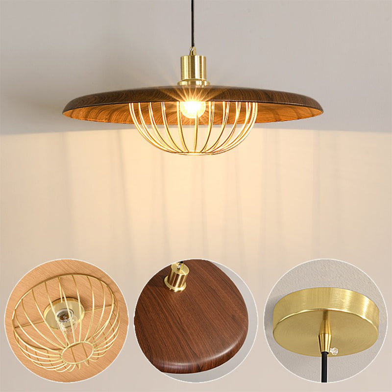 Lampes suspendues élégantes à l'aspect boisé
