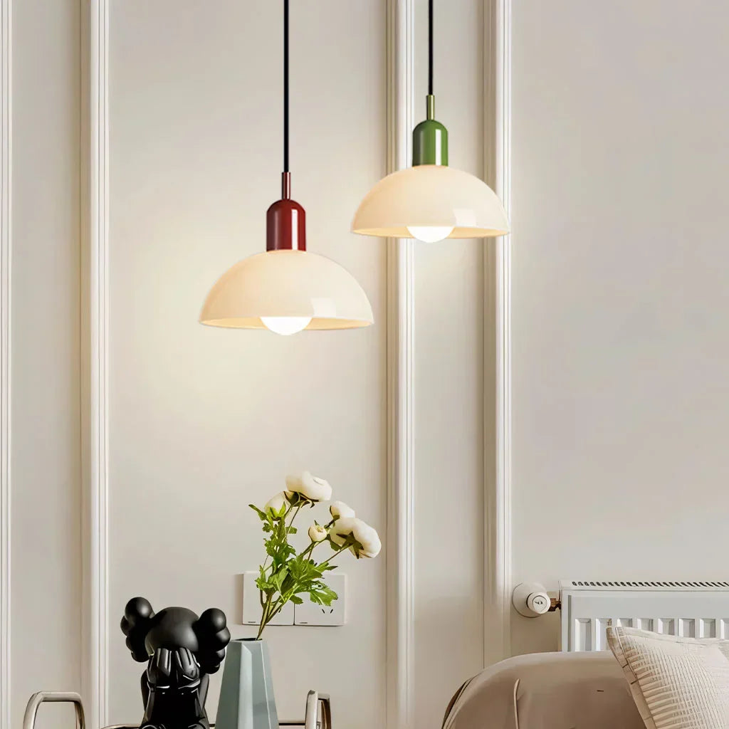 Lampe suspendue colorée Aurora - Une déclaration de mode rayonnante pour votre espace