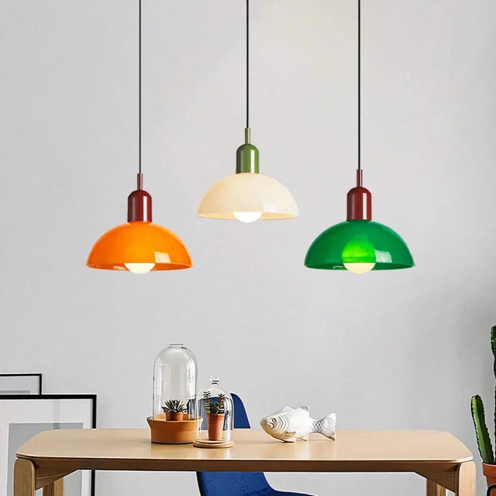 Lampe suspendue colorée Aurora - Une déclaration de mode rayonnante pour votre espace