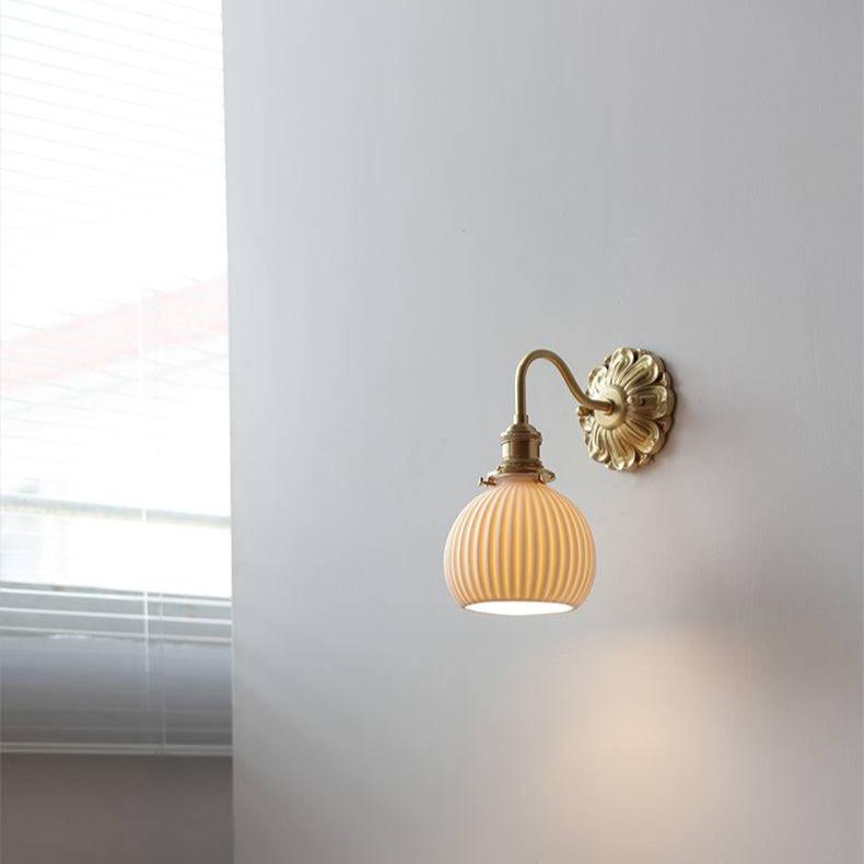 Lampe murale élégante en céramique pour un environnement domestique atmosphérique