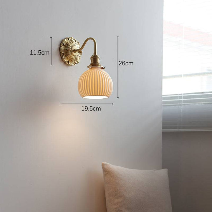 Lampe murale élégante en céramique pour un environnement domestique atmosphérique
