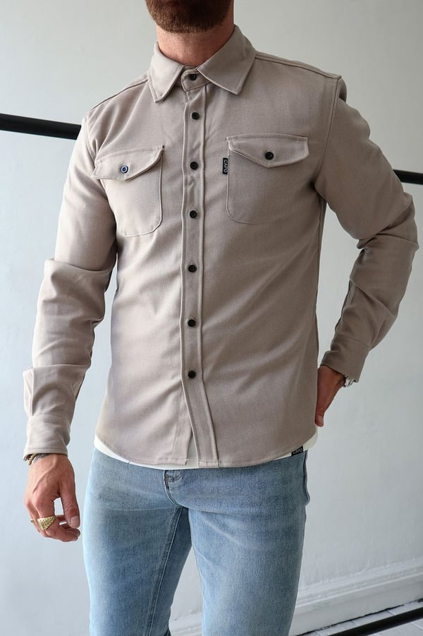 Veste chemise élégante avec boutons de Ozuna
