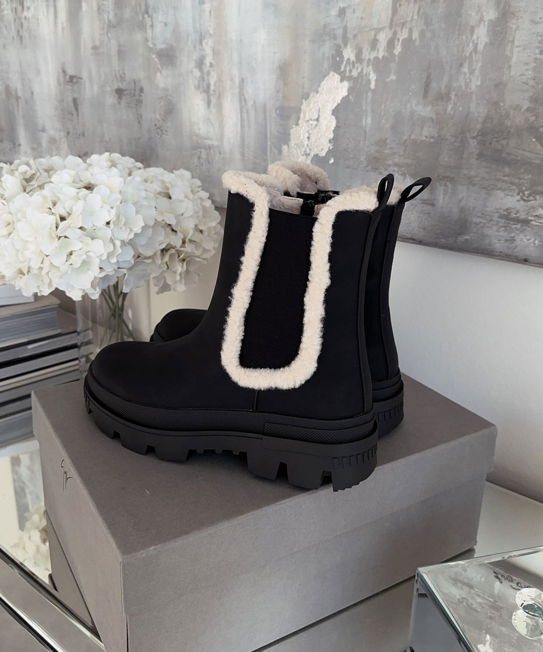 Bottes noires élégantes de Prima