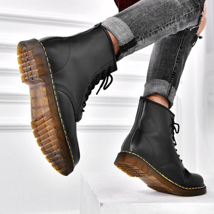 Élégance intemporelle : Sebastian Classic Leather Boots
