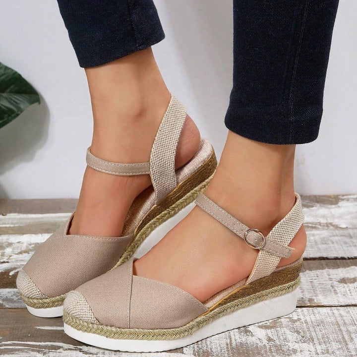 Finnyl | Espadrilles tendance avec accent en maille et couleur contrastée élégante