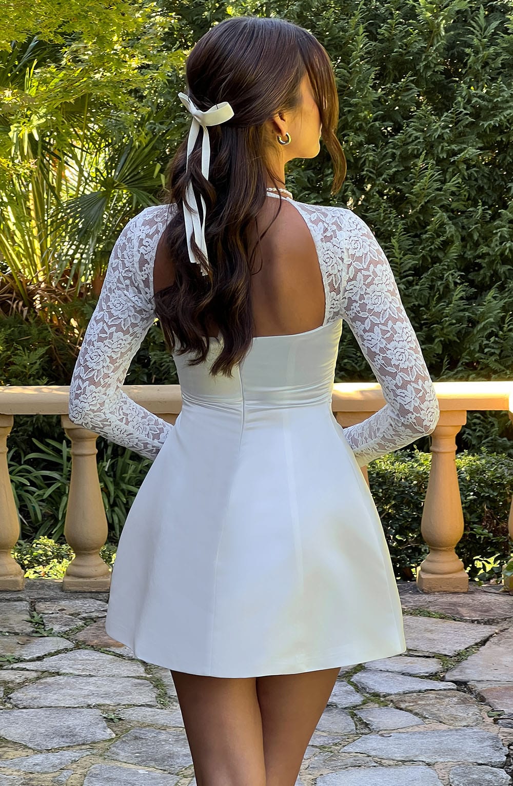 Clara Robe Courte Écru – Style Raffiné