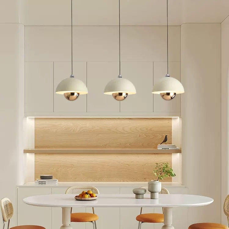 Lampe suspendue réglable en forme de cosse