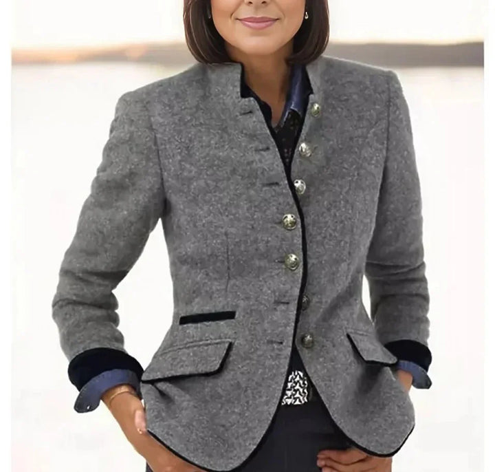 Élevez votre style avec le blazer élégant de KLAYRA