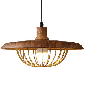 Lampes suspendues élégantes à l'aspect boisé